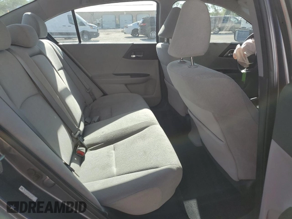 2013 Honda Accord LX z VIN 1HGCR2F39DA004422, wystawiony jako Copart lot #57237015 z przebiegiem 61 540 mil mil oraz Szkoda całkowita • Salvage title. Historia ofert i sprzedaży dostępna na DreamBid. Obrazek 10.