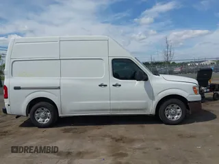 2018 Nissan NV Cargo S z VIN 1N6BF0LY7JN800787, wystawiony jako IAAI lot #42062137 z przebiegiem 221 082 mil mil oraz . Historia ofert i sprzedaży dostępna na DreamBid. Obrazek 14.