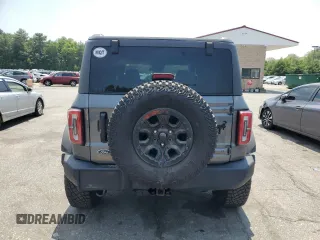 2022 Ford Bronco z VIN 1FMEE5DP6NLB28658, wystawiony jako Copart lot #60632405 z przebiegiem 28 221 mil mil oraz Szkoda całkowita • Salvage title. Historia ofert i sprzedaży dostępna na DreamBid. Obrazek 6.
