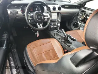 2019 Ford Mustang EcoBoost z VIN 1FATP8UH6K5162511, wystawiony jako Copart lot #62130385 z przebiegiem 115 537 mil mil oraz Szkoda całkowita • Salvage title. Historia ofert i sprzedaży dostępna na DreamBid. Obrazek 8.