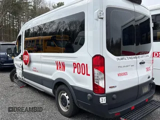 2020 Ford Transit Passenger XL z VIN 1FDAX2C84LKB65020, wystawiony jako Copart lot #50907935 z przebiegiem 63 911 mil mil oraz Czysty tytuł • Clean title. Historia ofert i sprzedaży dostępna na DreamBid. Obrazek 3.