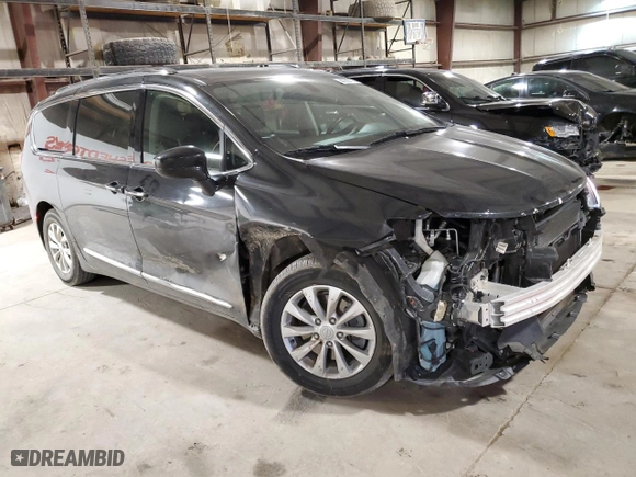 2018 Chrysler Pacifica Touring L with VIN 2C4RC1BG4JR278129, listed as a Copart auction lot 44562175 with NaN miles and Salvage Title. Bid and sale history available at carsss.com. Image 4.