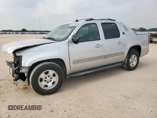 2013 Chevrolet Avalanche LT with VIN 3GNMCFE0XDG150663, listed as a Copart auction lot 57417395 with 141,470 mi miles and Salvage title. Bid and sale history available at DreamBid. Image 1.