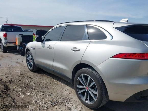 2017 Jaguar F-PACE 35t Prestige with VIN SADCK2BV8HA886039, listed as a IAAI auction lot 41905936 with 90,798 mi miles. Bid and sale history available at carsss.com. Image 14.