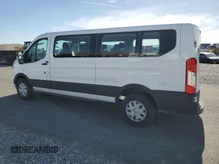 2023 Ford Transit Passenger XL z VIN 1FBAX2Y89PKA49027, wystawiony jako Copart lot #58159815 z przebiegiem 48 648 mil mil oraz Czysty tytuł • Clean title. Historia ofert i sprzedaży dostępna na DreamBid. Obrazek 2.