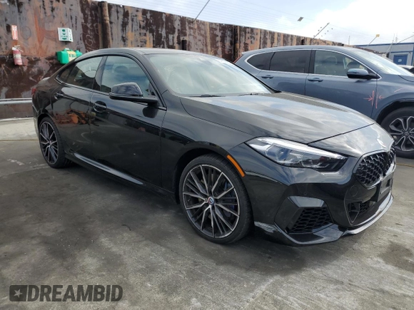 2022 BMW 2 Series M235i xDrive with VIN WBA13AL04N7L11603, listed as a Copart auction lot 67852563 with 5,828 mi miles. Bid and sale history available at carsss.com. Image 4.