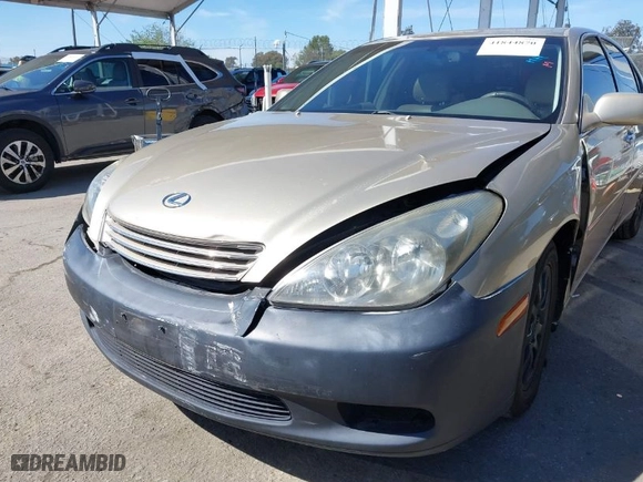 2002 Lexus ES 300 with VIN JTHBF30G020078480, listed as a IAAI auction lot 41844870 with 150,801 mi miles. Bid and sale history available at carsss.com. Image 6.