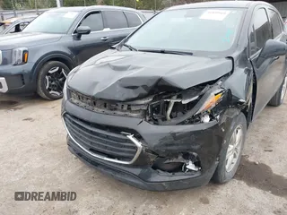 2020 Chevrolet Trax LS z VIN KL7CJKSB7LB314979, wystawiony jako IAAI lot #41899919 z przebiegiem 54 233 mil mil oraz . Historia ofert i sprzedaży dostępna na DreamBid. Obrazek 6.