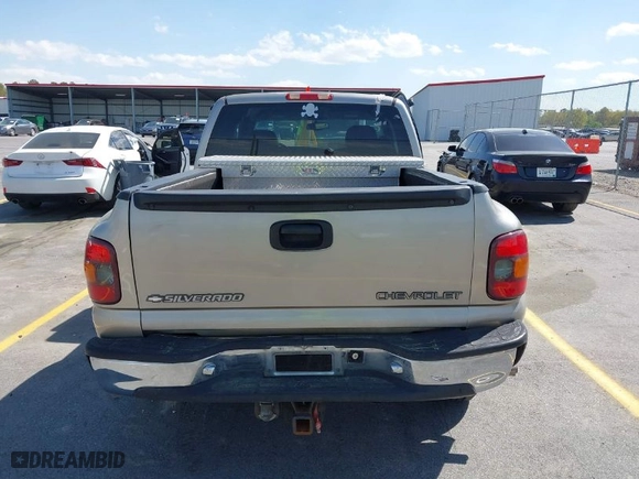 2000 Chevrolet Silverado 1500 LS with VIN 2GCEC19T6Y1278353, listed as a IAAI auction lot 41874380 with 266,831 mi miles. Bid and sale history available at carsss.com. Image 16.