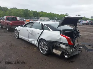 2015 Jaguar XJ Portfolio с VIN SAJWJ2GD2F8V90256, выставлен на аукционе IAAI как лот 42311335 с пробегом 123 299 миль миль и . История ставок и продаж доступна на DreamBid. Изображение 3.