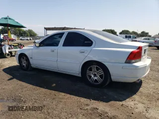 2005 Volvo S60 with VIN YV1RS592652474608, listed as a Copart auction lot 70799774 with 176,672 mi miles and Salvage Title. Bid and sale history available at carsss.com. Image 2.