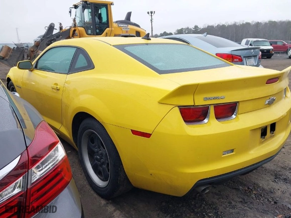 2013 Chevrolet Camaro LS with VIN 2G1FA1E38D9206767, listed as a IAAI auction lot 41441270 with NaN miles. Bid and sale history available at carsss.com. Image 14.
