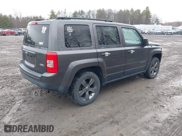 2015 Jeep Patriot High Altitude z VIN 1C4NJRFB8FD177204, wystawiony jako IAAI lot #41972407 z przebiegiem 94 339 mil mil oraz . Historia ofert i sprzedaży dostępna na DreamBid. Obrazek 4.
