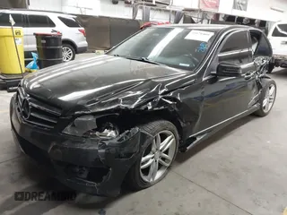 2014 Mercedes-Benz C 250 Sport z VIN WDDGF4HB6EG158079, wystawiony jako IAAI lot #41670460 z przebiegiem 169 214 mil mil oraz . Historia ofert i sprzedaży dostępna na DreamBid. Obrazek 17.
