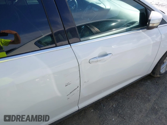 2012 Ford Focus SEL with VIN 1FAHP3H20CL470527, listed as a IAAI auction lot 42028826 with 165,197 mi miles. Bid and sale history available at carsss.com. Image 6.