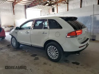 2013 Lincoln MKX z VIN 2LMDJ6JKXDBL19895, wystawiony jako Copart lot #51623655 z przebiegiem 245 542 mil mil oraz Szkoda całkowita • Salvage title. Historia ofert i sprzedaży dostępna na DreamBid. Obrazek 2.