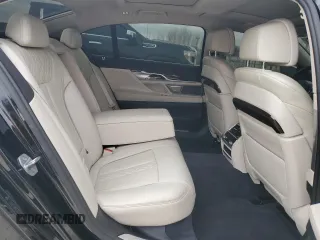 2016 BMW 7 Series 750i z VIN WBA7F0C51GGL99505, wystawiony jako Copart lot #49775245 z przebiegiem 46 703 mil mil oraz Szkoda całkowita • Salvage title. Historia ofert i sprzedaży dostępna na DreamBid. Obrazek 11.