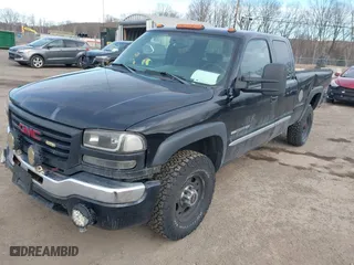 2005 GMC Sierra 2500HD SLT with VIN 1GTHK29U55E263500, listed as a IAAI auction lot 41508212 with 202,040 mi miles. Bid and sale history available at carsss.com. Image 17.