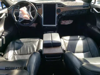 2017 Tesla Model S 100D z VIN 5YJSA1E25HF182149, wystawiony jako Copart lot #78556314 z przebiegiem 68 555 mil mil oraz Szkoda całkowita • Salvage title. Historia ofert i sprzedaży dostępna na DreamBid. Obrazek 8.