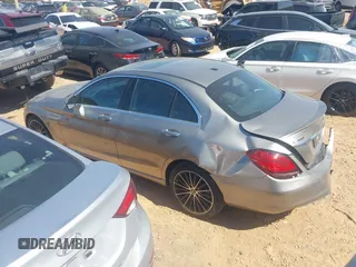 2019 Mercedes-Benz C 300 z VIN 55SWF8DB8KU308975, wystawiony jako IAAI lot #42144543 z przebiegiem 23 566 mil mil oraz . Historia ofert i sprzedaży dostępna na DreamBid. Obrazek 3.