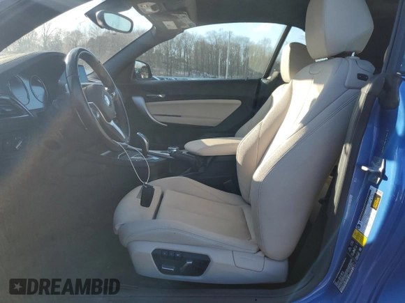 2020 BMW 2 Series 230i xDrive with VIN WBA2K1C08L7E75847, listed as a Copart auction lot 44689825 with 59,678 mi miles and Salvage Title. Bid and sale history available at carsss.com. Image 7.
