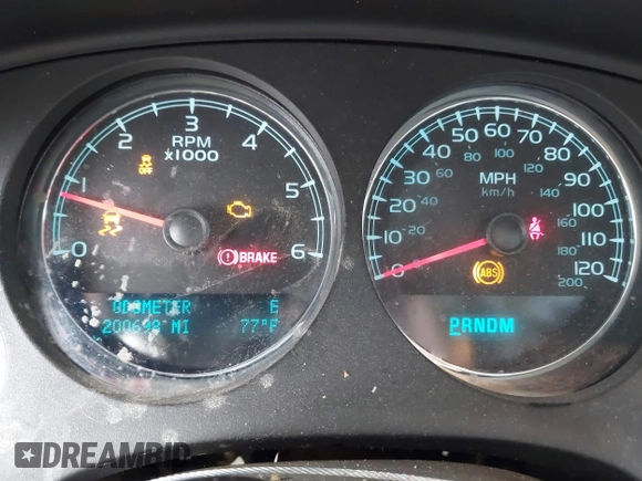 2014 Chevrolet Suburban LT with VIN 1GNSCJE06ER105294, listed as a IAAI auction lot 41687882 with 200,698 mi miles. Bid and sale history available at carsss.com. Image 7.