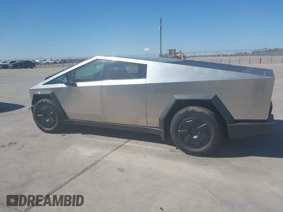 2024 Tesla Cybertruck с VIN 7G2CEHED8RA029960, выставлен на аукционе IAAI как лот 41829549 с пробегом 5 161 миль миль и . История ставок и продаж доступна на DreamBid. Изображение 14.