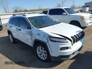 2018 Jeep Cherokee Latitude Tech Connect z VIN 1C4PJLCB3JD566741, wystawiony jako IAAI lot #41855103 z przebiegiem 97 829 mil mil oraz . Historia ofert i sprzedaży dostępna na DreamBid. Obrazek 1.