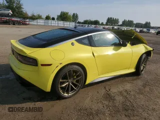2023 Nissan Z Performance z VIN JN1BZ4BH8PM310184, wystawiony jako Copart lot #67059724 z przebiegiem 4 438 mil mil oraz Szkoda całkowita • Salvage title. Historia ofert i sprzedaży dostępna na DreamBid. Obrazek 3.