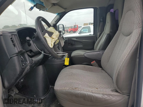 2005 Chevrolet Express Cargo z VIN 1GCFG15T251176760, wystawiony jako Copart lot #42026255 z przebiegiem 265 846 mil mil oraz Szkoda całkowita • Salvage title. Historia ofert i sprzedaży dostępna na DreamBid. Obrazek 7.