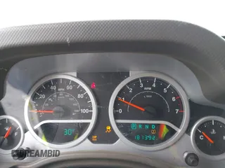 2010 Jeep Wrangler Unlimited Sahara with VIN 1J4HA5H19AL177179, listed as a IAAI auction lot 41565342 with 181,392 mi miles. Bid and sale history available at carsss.com. Image 7.