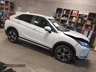 2018 Mitsubishi Eclipse Cross SE z VIN JA4AT5AA1JZ037596, wystawiony jako IAAI lot #42050129 z przebiegiem 99 755 mil mil oraz . Historia ofert i sprzedaży dostępna na DreamBid. Obrazek 1.