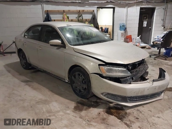 2012 Volkswagen Jetta Sedan SE w/Convenience PZEV with VIN 3VWDP7AJ6CM050610, listed as a IAAI auction lot 41435502 with 160,660 mi miles. Bid and sale history available at carsss.com. Image 1.