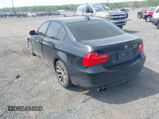 2009 BMW 3 Series 328i z VIN WBAPH73509A173870, wystawiony jako IAAI lot #42113515 z przebiegiem 177 872 mil mil oraz . Historia ofert i sprzedaży dostępna na DreamBid. Obrazek 3.