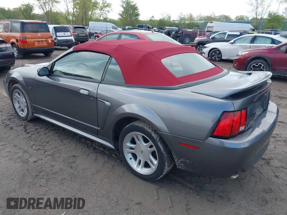 2000 Ford Mustang GT z VIN 1FAFP45X8YF247199, wystawiony jako IAAI lot #42188723 z przebiegiem 144 449 mil mil oraz . Historia ofert i sprzedaży dostępna na DreamBid. Obrazek 3.