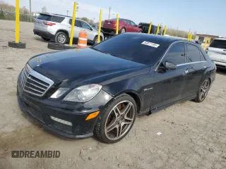 2013 Mercedes-Benz E 63 AMG z VIN WDDHF7EB1DA701849, wystawiony jako Copart lot #53877195 z przebiegiem 107 693 mil mil oraz Szkoda całkowita • Salvage title. Historia ofert i sprzedaży dostępna na DreamBid. Obrazek 1.
