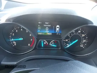 2019 Ford Escape SE z VIN 1FMCU9GD1KUC51552, wystawiony jako IAAI lot #40948295 z przebiegiem 24 571 mil mil oraz . Historia ofert i sprzedaży dostępna na DreamBid. Obrazek 15.