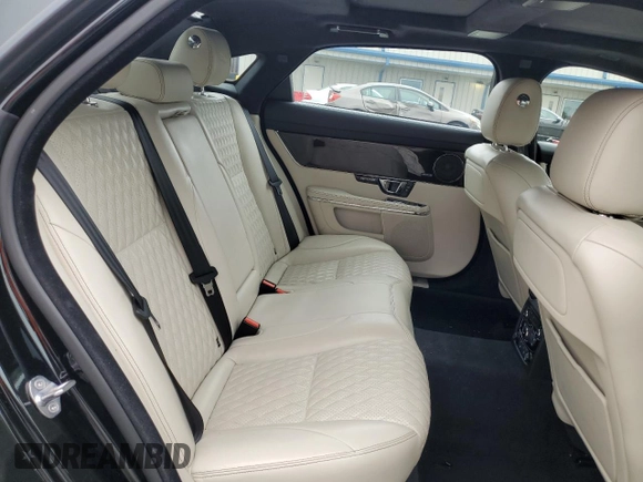 2019 Jaguar XJ Portfolio with VIN SAJWA2G77K8W17956, listed as a Copart auction lot 71780024 with 41,462 mi miles and Salvage Title. Bid and sale history available at DreamBid. Image 10.