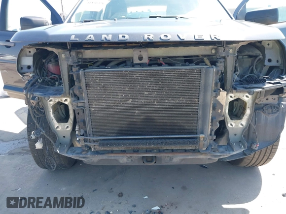 2010 Land Rover LR2 HSE z VIN SALFR2BN4AH180051, wystawiony jako IAAI lot #41830326 z przebiegiem 219 727 mil mil oraz . Historia ofert i sprzedaży dostępna na DreamBid. Obrazek 6.