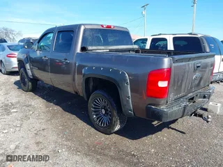 2007 Chevrolet Silverado 1500 LS with VIN 2GCEK13C671625576, listed as a IAAI auction lot 41592726 with 264,429 mi miles. Bid and sale history available at carsss.com. Image 3.