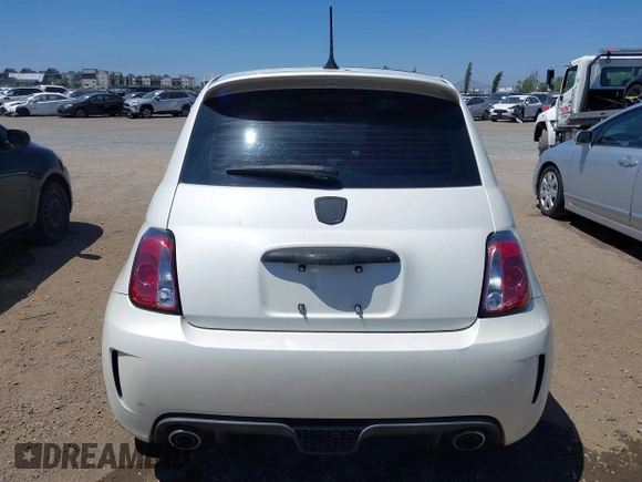 2016 FIAT 500 Abarth z VIN 3C3CFFFH9GT120926, wystawiony jako IAAI lot #42528081 z przebiegiem 98 271 mil mil oraz . Historia ofert i sprzedaży dostępna na DreamBid. Obrazek 16.
