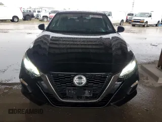 2019 Nissan Altima SR with VIN 1N4AL4CV6KC257701, listed as a Copart auction lot 79072124 with 82,697 mi miles and Salvage Title. Bid and sale history available at carsss.com. Image 5.