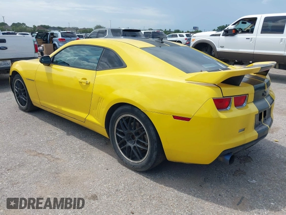2011 Chevrolet Camaro 1LT with VIN 2G1FF1ED1B9155488, listed as a IAAI auction lot 42656018 with Not provided miles and . Bid and sale history available at DreamBid. Image 3.