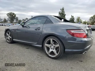2012 Mercedes-Benz SLK 350 z VIN WDDPK5HA9CF024663, wystawiony jako Copart lot #44438745 z przebiegiem 118 331 mil mil oraz Szkoda całkowita • Salvage title. Historia ofert i sprzedaży dostępna na DreamBid. Obrazek 2.