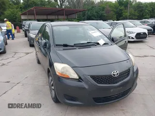 2010 Toyota Yaris с VIN JTDBT4K33A4069192, выставлен на аукционе IAAI как лот 42466525 с пробегом 218 489 миль миль и . История ставок и продаж доступна на DreamBid. Изображение 6.