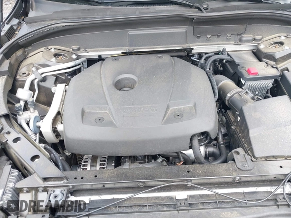 2021 Volvo XC60 Momentum with VIN YV4102DK4M1818887, listed as a IAAI auction lot 42246132 with 58,418 mi miles and . Bid and sale history available at DreamBid. Image 10.