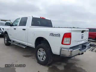 2019 Ram 2500 Tradesman with VIN 3C6UR5CJ3KG512575, listed as a IAAI auction lot 42354322 with 61,965 mi miles and . Bid and sale history available at DreamBid. Image 3.