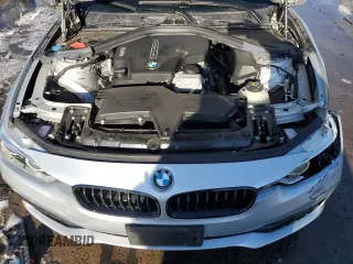 2018 BMW 3 Series 320i xDrive z VIN WBA8A3C56JA505736, wystawiony jako Copart lot #41780485 z przebiegiem 40 330 mil mil oraz Szkoda całkowita • Salvage title. Historia ofert i sprzedaży dostępna na DreamBid. Obrazek 11.