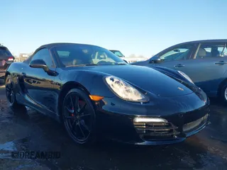 2015 Porsche 718 Boxster S z VIN WP0CB2A87FS140650, wystawiony jako IAAI lot #41421254 z przebiegiem 33 106 mil mil oraz . Historia ofert i sprzedaży dostępna na DreamBid. Obrazek 1.