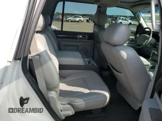 2006 Lincoln Navigator Luxury with VIN 5LMFU28596LJ05811, listed as a Copart auction lot 70048584 with 214,952 mi miles and Salvage Title. Bid and sale history available at carsss.com. Image 10.